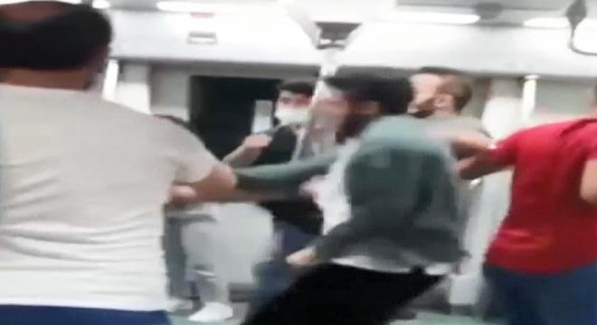 Marmaray'da tekme tokat kavga