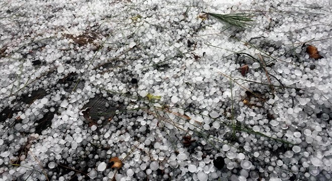 Marmaris'e fındık büyüklüğünde dolu yağdı