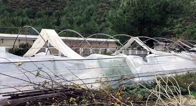 Marmaris'i 2 dakikalık kasırga vurdu