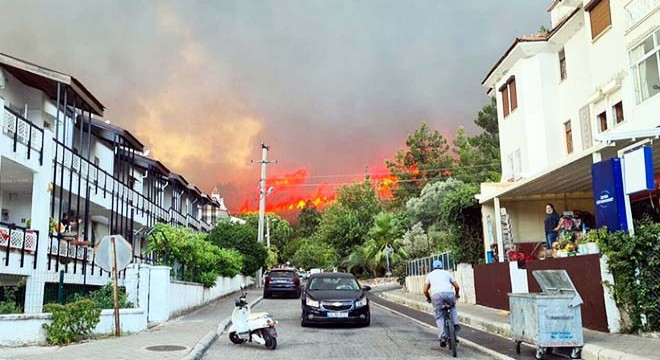 Marmaris'te korkutan orman yangını