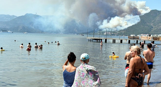 Marmaris'teki orman yangını enerji nakil hatlarından çıkmış