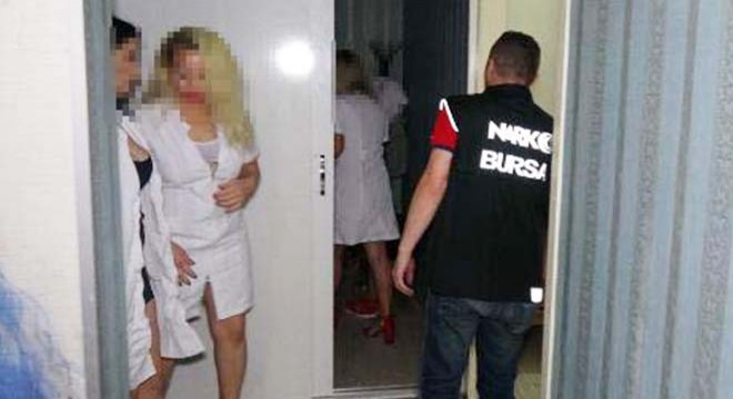 Masaj salonlarında fuhuş yaptıran çift tutuklandı