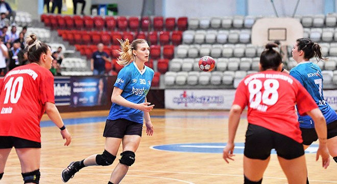 Mavi Kelebekler, İzmir'den avantajlı döndü