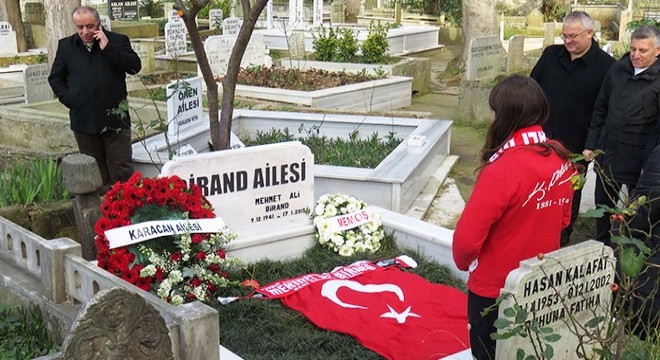 Mehmet Ali Birand mezarı başında anıldı