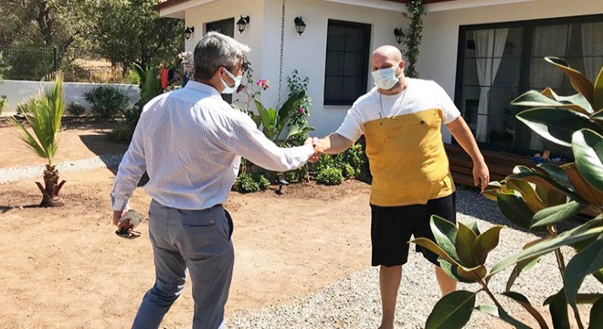 Mehmet Oktay'dan Şahan Gökbakar'a ziyaret