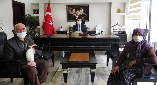 Mehmetçik Vakfı'na bağışta bulundu