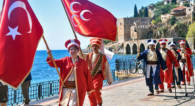 Mehter geleneğinin 'kadın' neferleri