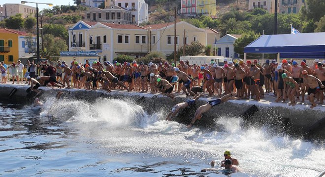 Meis Adası'ndan Kaş'a 7,1 kilometrelik kulaç