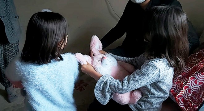Melek İpek'in küçük kızı: Yaşasın babam artık gelmeyecek