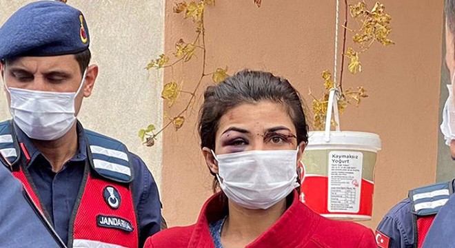 Melek İpek'ten kızlarına: Elinizi kalbinize koyun, ben hep ordayım