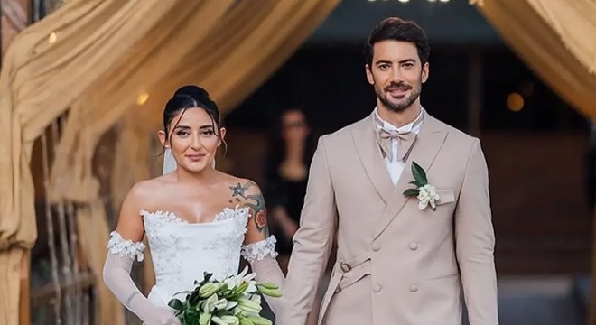 Melek Mosso tek celsede boşandı