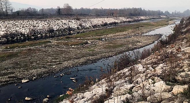 Melen Çayı kuralık alarmı veriyor