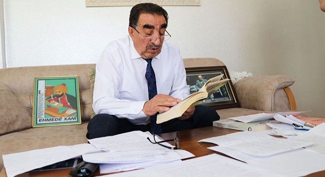Memurken tuttuğu günlükleri, 83 yaşında kitaplaştırdı