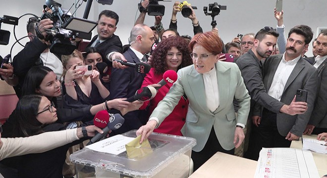 Meral Akşener oyunu kullandı