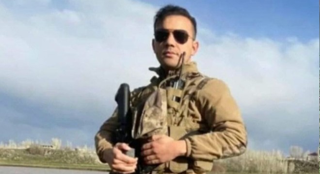Merdivenden düşen özel harekat polisi kurtarılamadı