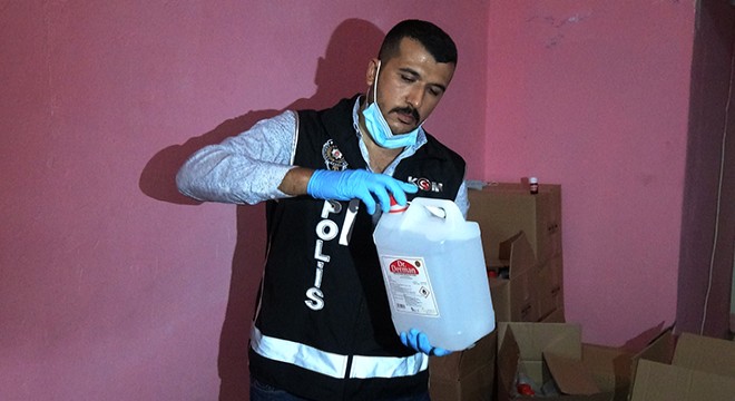 Mersin'de 700 litre sahte etil alkol ele geçirildi