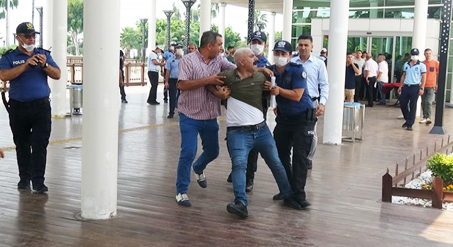 Mersin'de minibüs hattı gerginliği