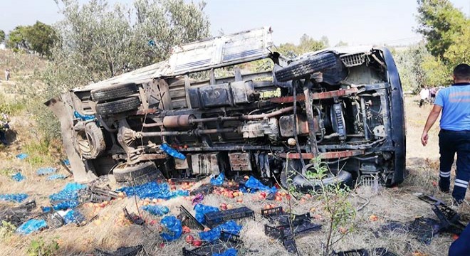 Mersin de kaza: 2 ölü, 13 yaralı