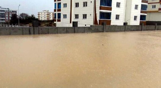 Mersin de yaşamı felç eden kuvvetli yağış, 2 can aldı