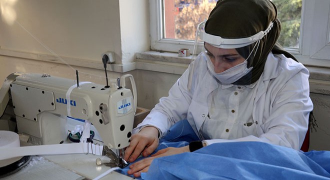 Meslek lisesi, pandemide tekstil fabrikası gibi çalışıyo