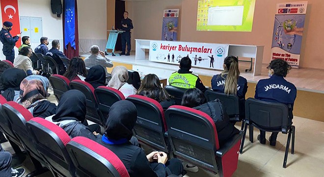 Meslek seçimi yapacak öğrencilere jandarma anlatıldı