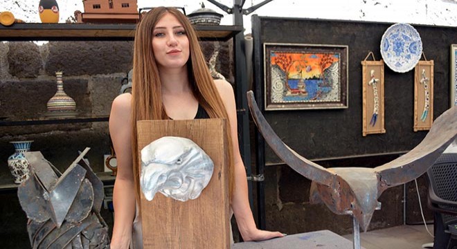 Metal malzemeleri sanat eserine dönüştürüyor