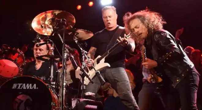 Metallica yeni şarkısını duyurdu