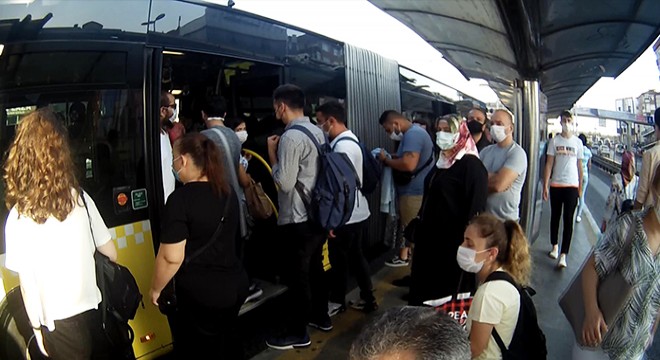 Metrobüs çilesine arıza eklendi