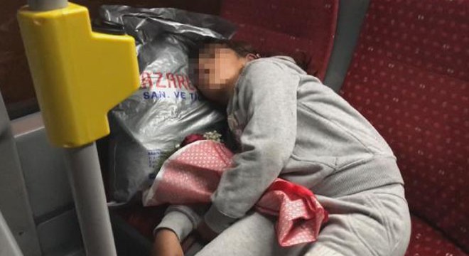 Metrobüste yürek burkan görüntü