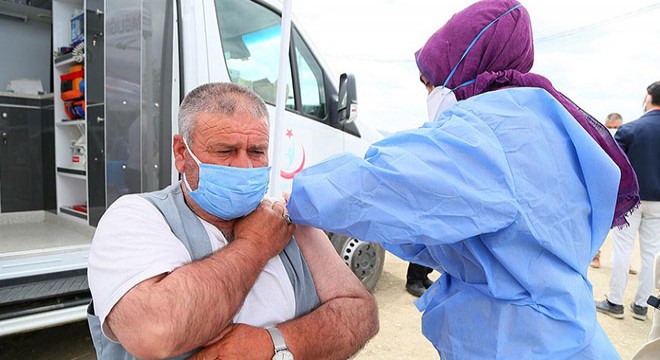 Mevsimlik işçilere koronavirüs aşısı başladı