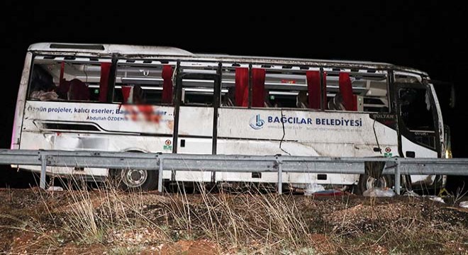 Midibüs devrildi: 3 ölü, 19 yaralı