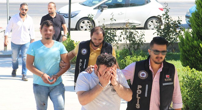 Milas'ta 25 kaçak göçmen ile 2 organizatör yakalandı