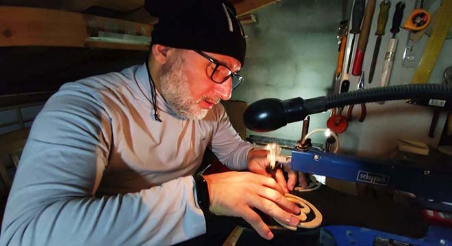 Milli Antrenör çatı katında naht sanatını icra ediyor
