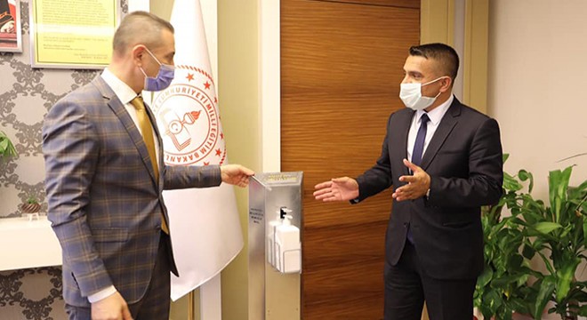 Milli Eğitim'e dezenfektan makinesi