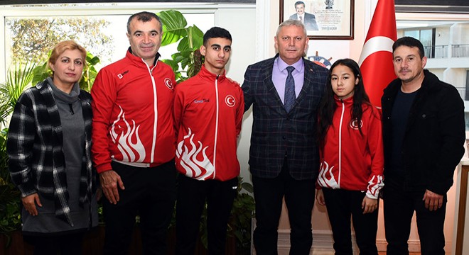 Milli karatecilerden belediyeye ziyaret