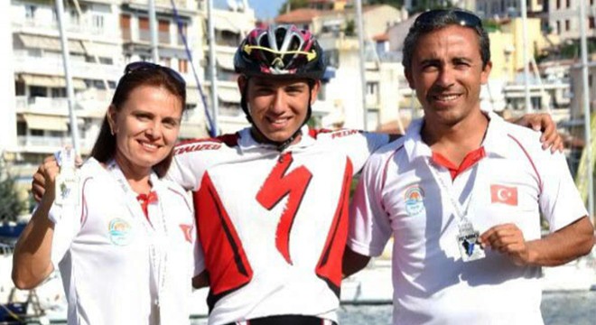 Milli triatlon sporcusu Ata Yahşi, kazada hayatını kaybetti