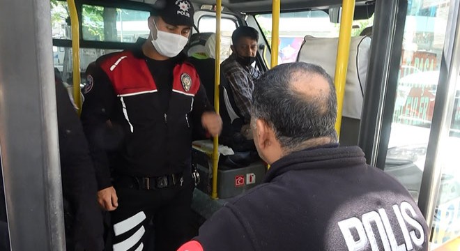 Minibüs sürücüleri polisten kaçamadı