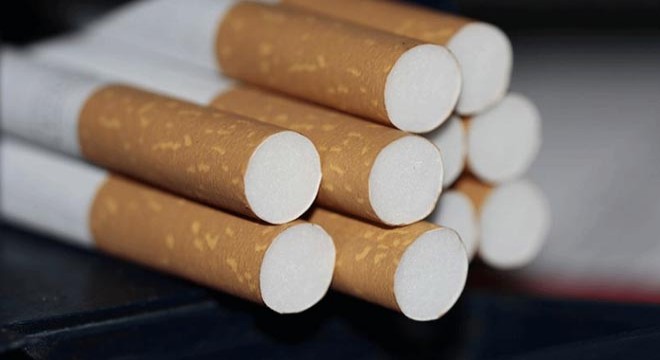 Minibüse bağlı römorktan 26 bin paket kaçak sigara çıktı