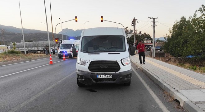 Minibüsle çarpışan motosikletin sürücü öldü