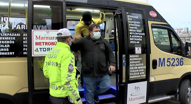 Minibüslerde ve halk otobüslerinde yine aynı manzara