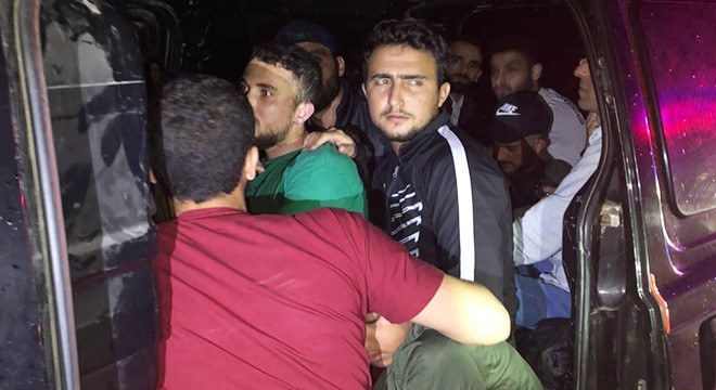 Minibüste 22 kaçak göçmen yakalandı