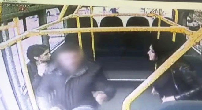 Minibüste anneden taciz iddiası dayağı