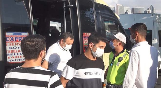 Minibüsten ayakta giden 25 yolcu çıktı