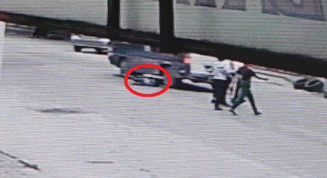 Minibüsün 5 yaşındaki çocuğa çarpma anı kamerada