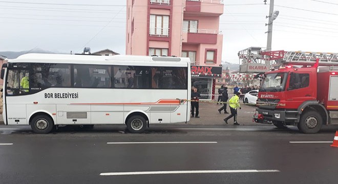 Minibüsün altında kalan lise öğrencisi hayatını kaybetti