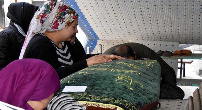Minik Helin, son yolculuğuna gözyaşlarıyla uğurlandı