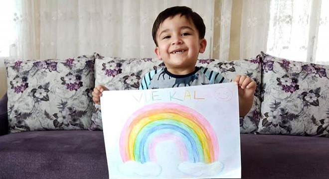Miniklerden 'Evde kal' çağrısı