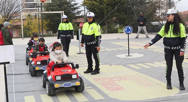 Mobil Eğitim TIR ı Burdur da