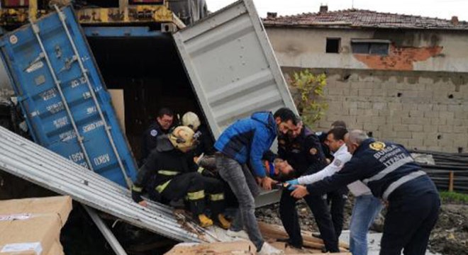 Mobilya fabrikasında konteyner faciası: 2 ölü, 1 ağır yaralı