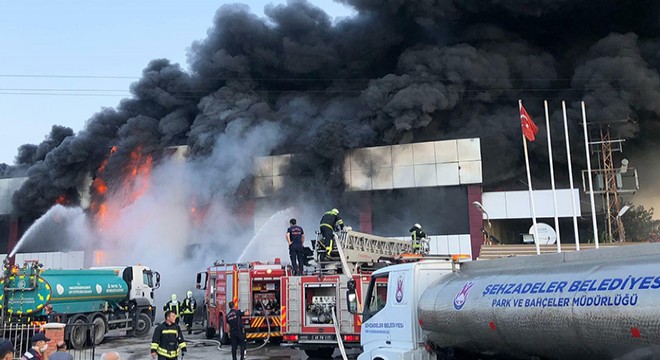 Mobilya fabrikasındaki yangın, 4 saatte söndürüldü